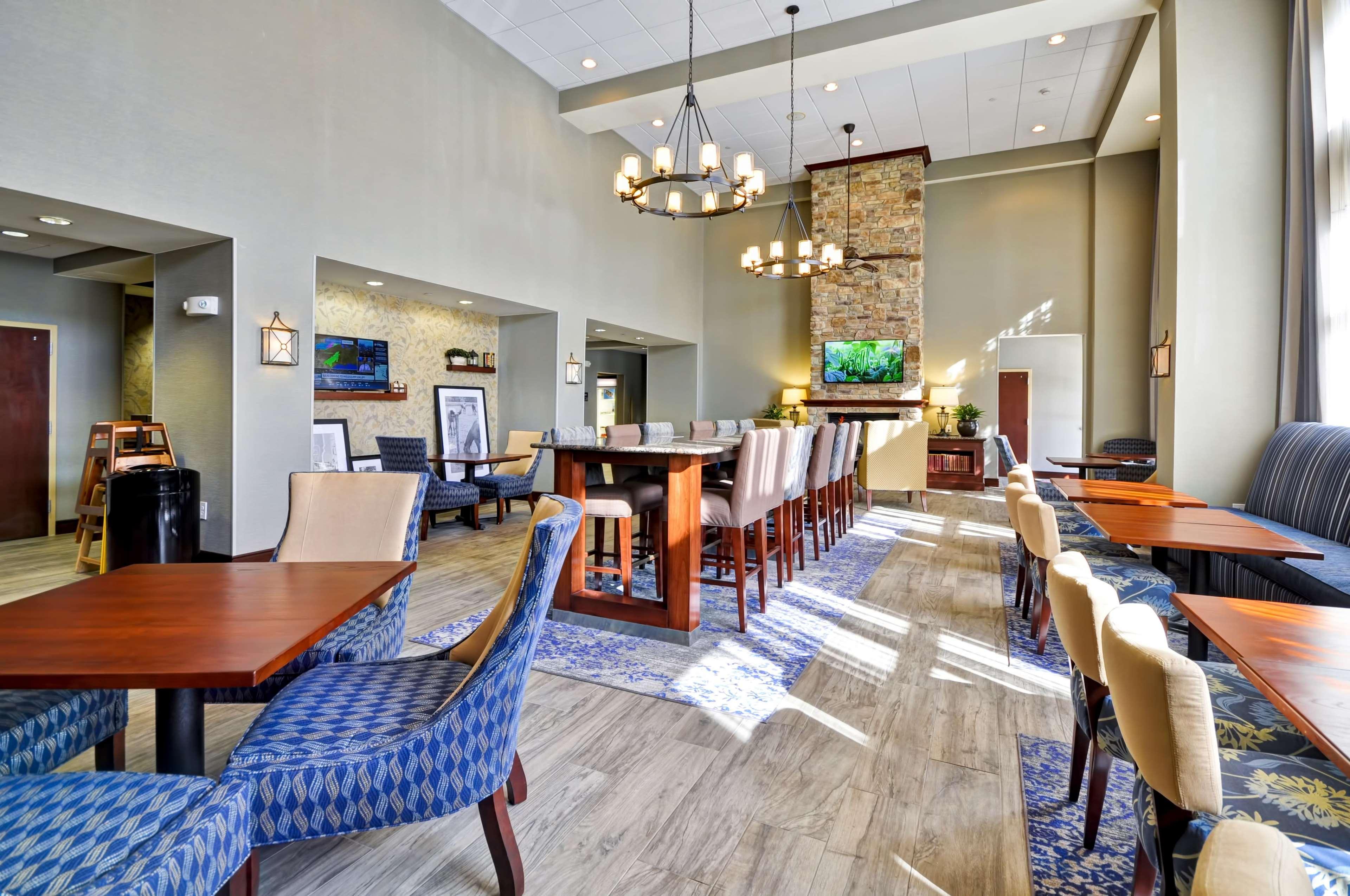 Hampton Inn And Suites Φρέντερικσμπεργκ Εξωτερικό φωτογραφία