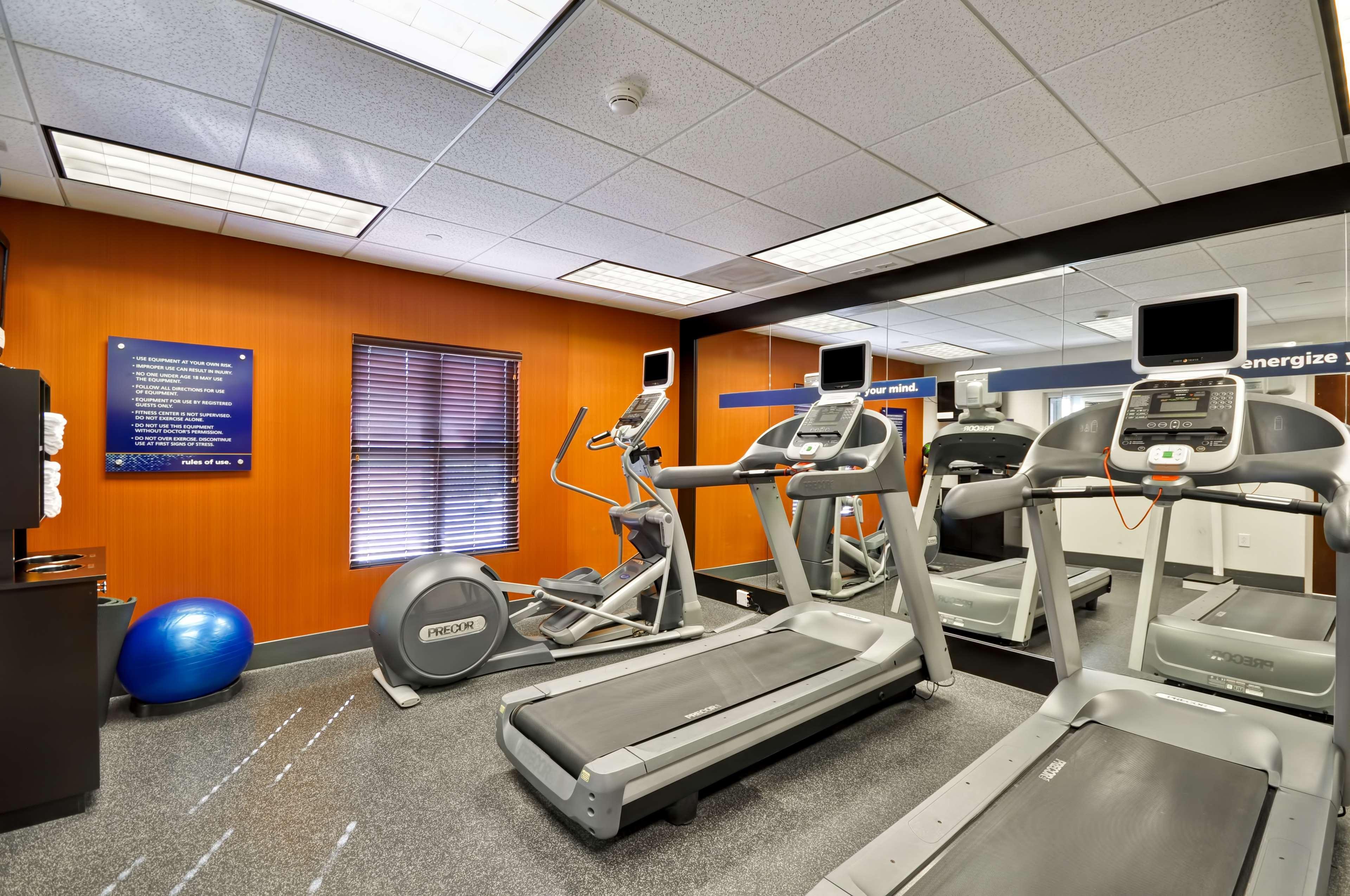 Hampton Inn And Suites Φρέντερικσμπεργκ Εξωτερικό φωτογραφία