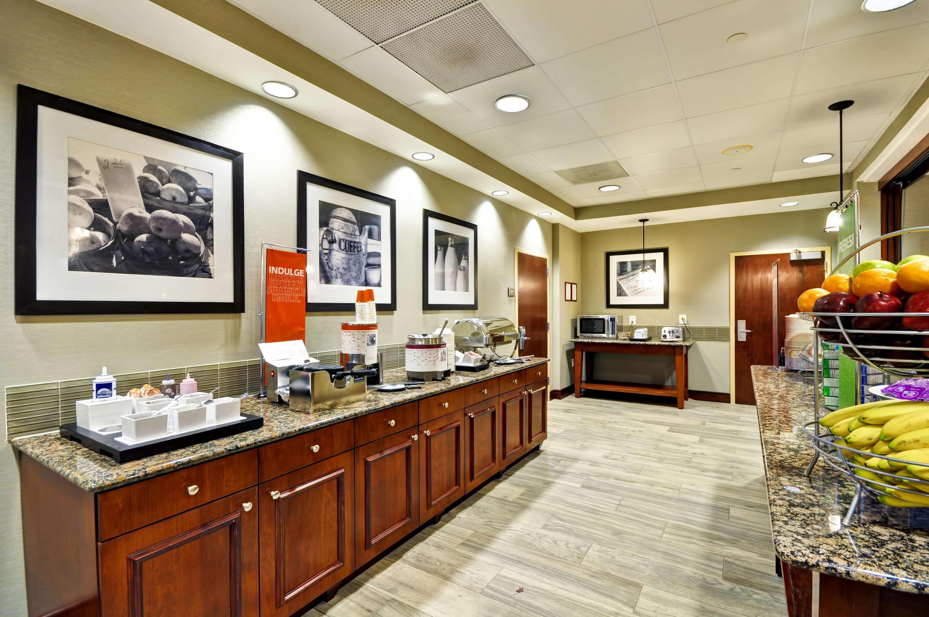 Hampton Inn And Suites Φρέντερικσμπεργκ Εξωτερικό φωτογραφία