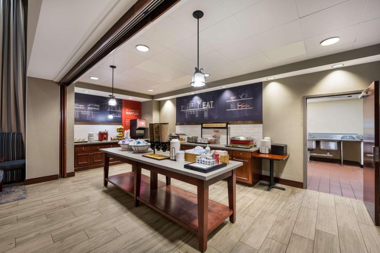 Hampton Inn And Suites Φρέντερικσμπεργκ Εξωτερικό φωτογραφία